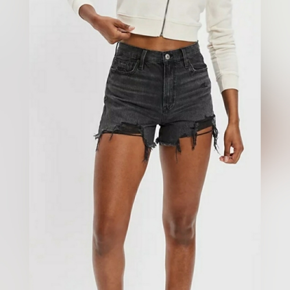 AMERICAN EAGLE HIGHEST RISE 90s BOYFRIEND SHORTS